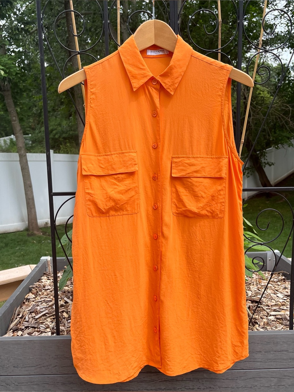 Equipment Femme Sleeveless Signature 100% Silk Button Down Blouse Orange Size S